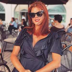 Meet your Posher, Devona